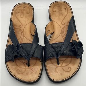 Born Leather Sandals Navy Blue Sz 10 great condition with sweet embellishment